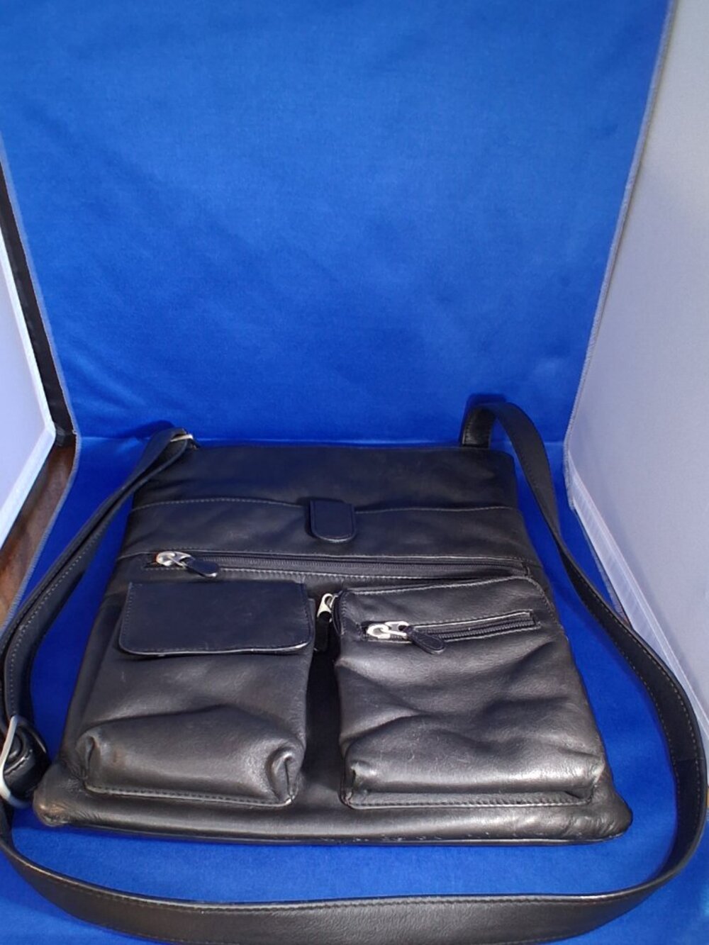 VTG ili New York Black Genuine Leather Multi Pocket Organizer Crossbody Bag